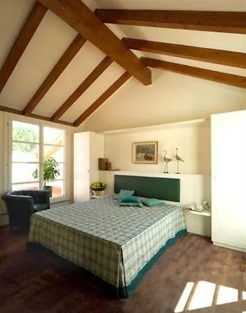 Sleeps 5 Pool *